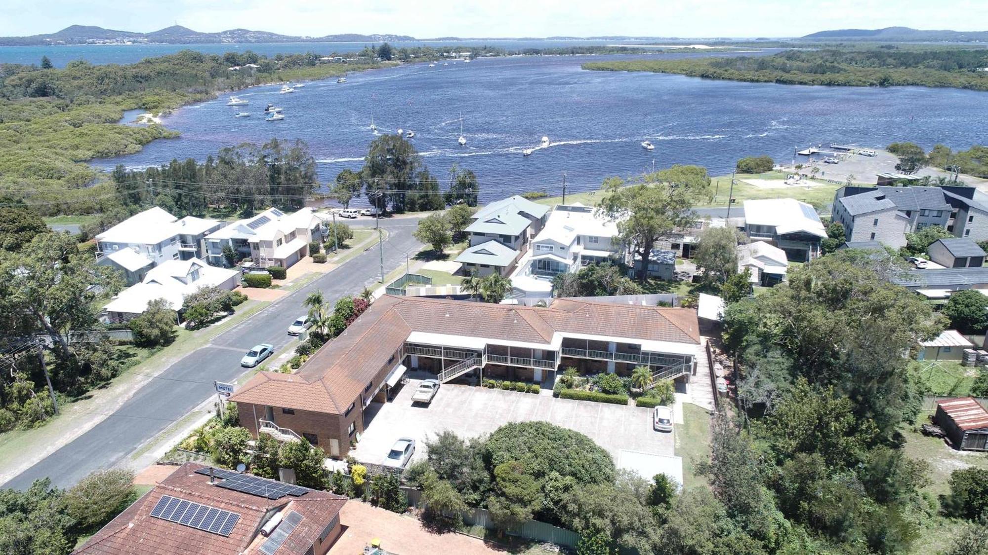 Hawks Nest Motel Exterior photo